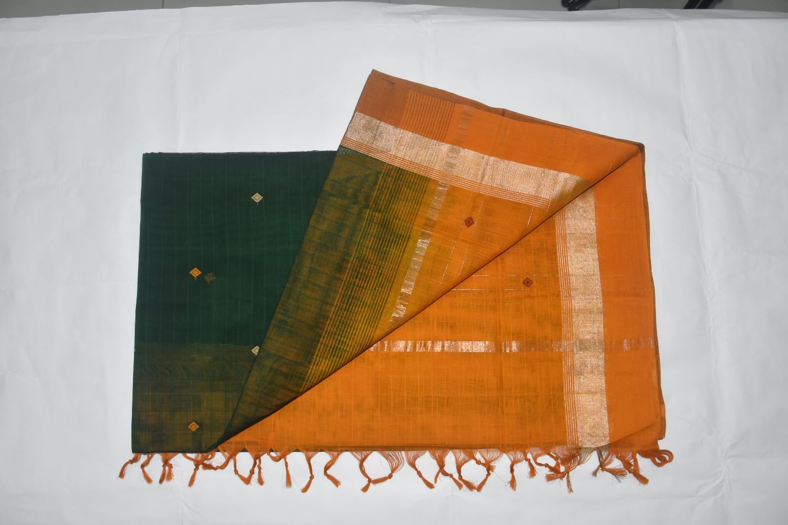 Hantex Dark Green and Mustard Colour Saree With Unstitched Blouse Piece